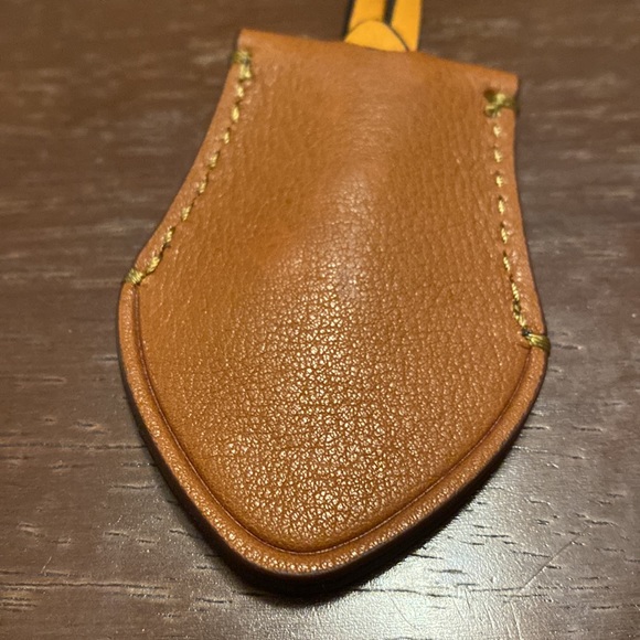 ๐ฅFrye Leather Brown Saddle Bag Charm Key Hide Charm Fob NWTโ๐ป๐๐๐FIRM PRICE! - Picture 4 of 8